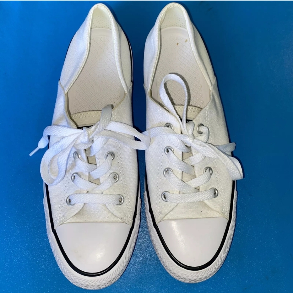 Converse Shoes Womens 9 CTAS Coral Comfort Sneaker 555901 White Canvas Low Top